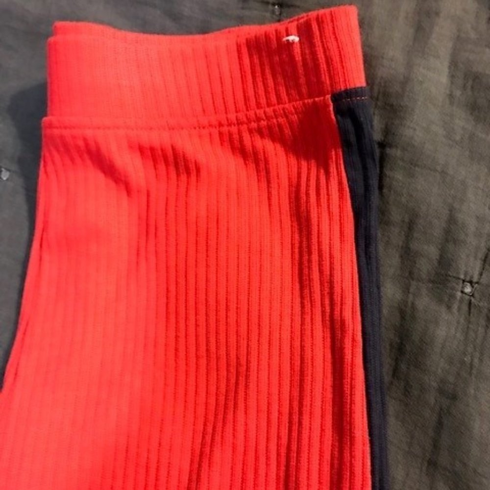 Cropped Ribbed Culottes in Red - Picture 6 of 8